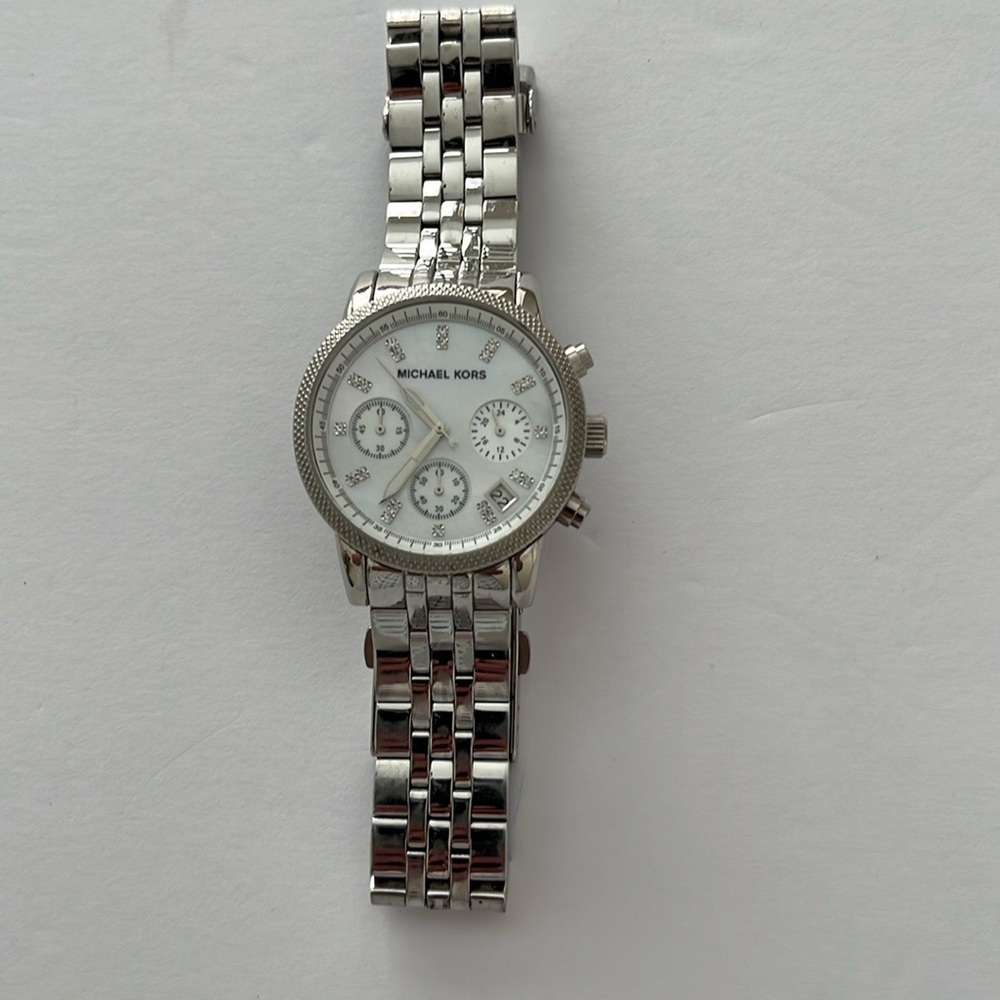 Michael Kors ladies watch! - Picture 8 of 11